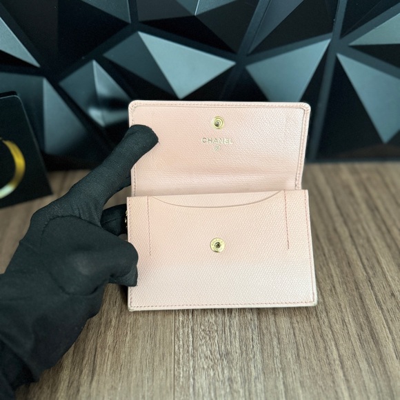 CHANEL Coco Button Coin & Key Case - Picture 14 of 17